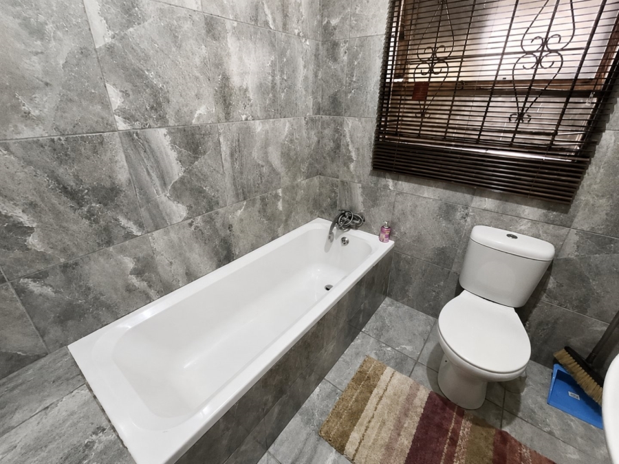 2 Bedroom Property for Sale in Vista Park Free State